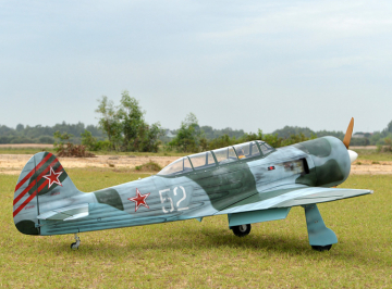 Yak 11 60-70cc 2350mm wing span electric retract in the group Models R/C / Airplanes /  at Minicars Hobby Distribution AB (BH187)