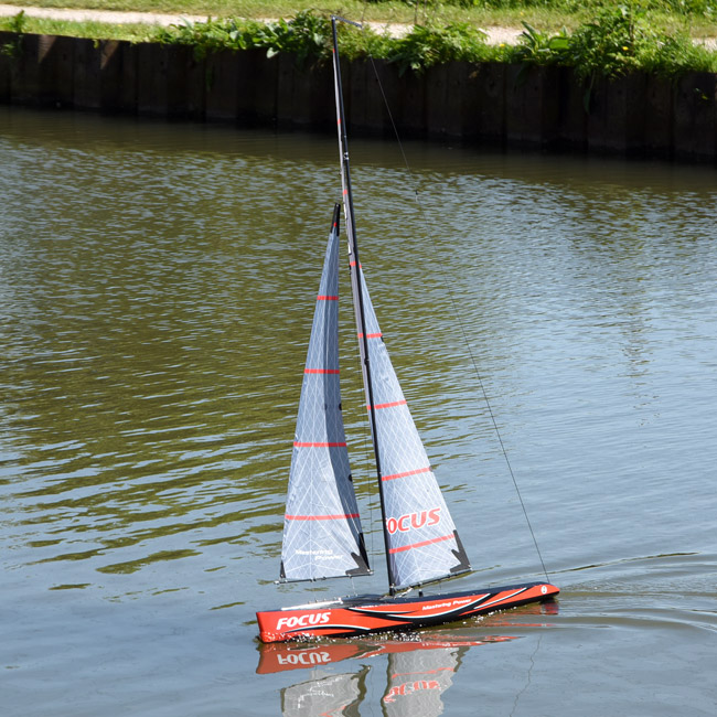 focus v2 rc sailboat