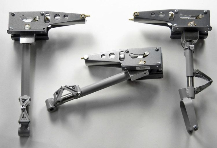 Landställ Zirolli F9F Panther 3-set# i gruppen Katalog / Övrigt / Kyrkogård hos Minicars Hobby Distribution AB (40ZF9F)
