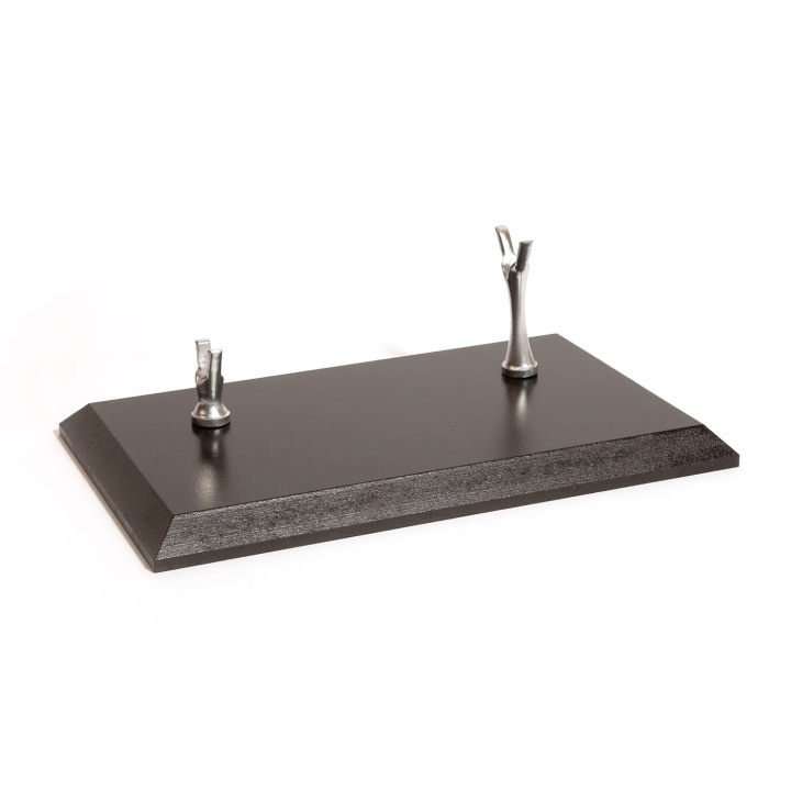 OcCre Display-platta 240x125mm Svart med stöd för Endeavour America´s Cup 1934 i gruppen Katalog / Bygghobby / Byggsatser Trä & Metall / Träbåtar Tillbehör hos Minicars Hobby Distribution AB (OC19169)