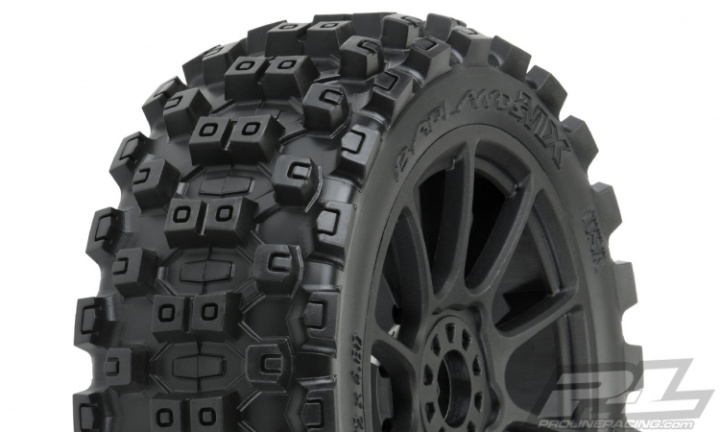 Badlands MX M2 on Black Mach 10 Wheels 1/8 Buggy (2) in der Gruppe Katalog / Hersteller / P / Pro-Line / Tires & Wheels 1/8 Buggy bei Minicars Hobby Distribution AB (PL9067-21)